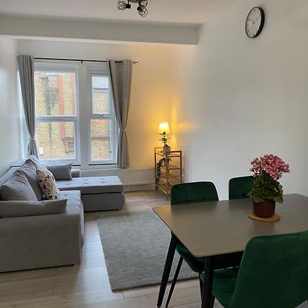 Appartamento Seven Sisters Hideaway Londra Esterno foto